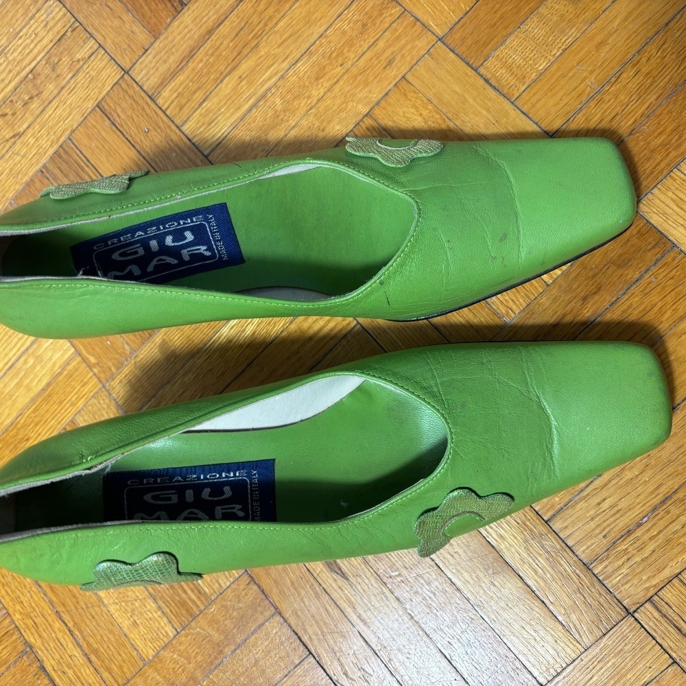 Vintage green leather and floral heels 80s *accepting offers - Picture 2 of 9